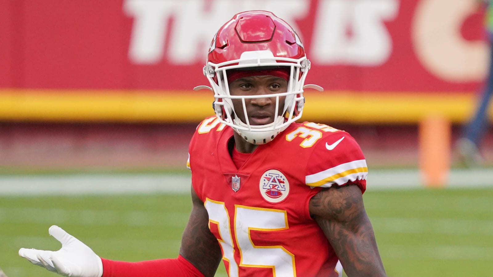 Chiefs CB Charvarius Ward signs second-round tender