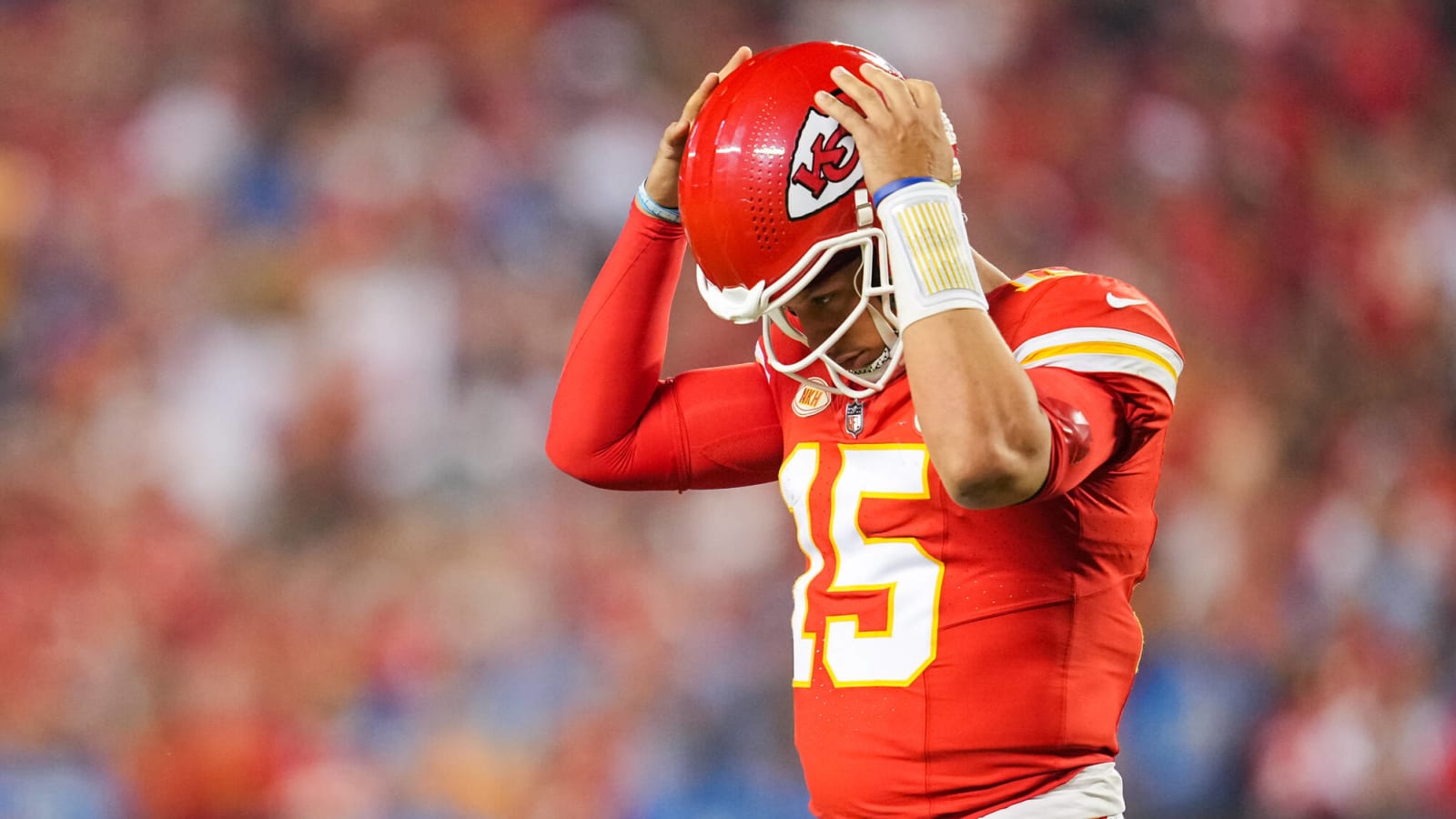 Chiefs' Patrick Mahomes reacts to Kadarius Toney's brutal game