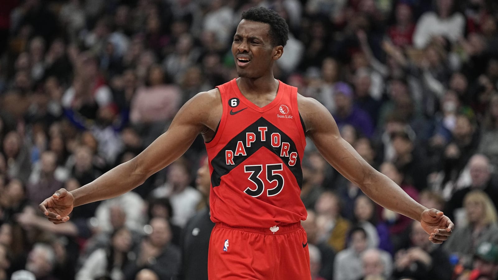 Former Raptors center facing career-threatening health concern