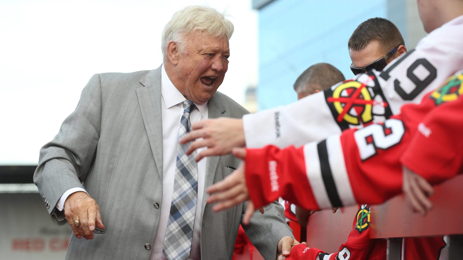 Blackhawks say Bobby Hull no longer team ambassador