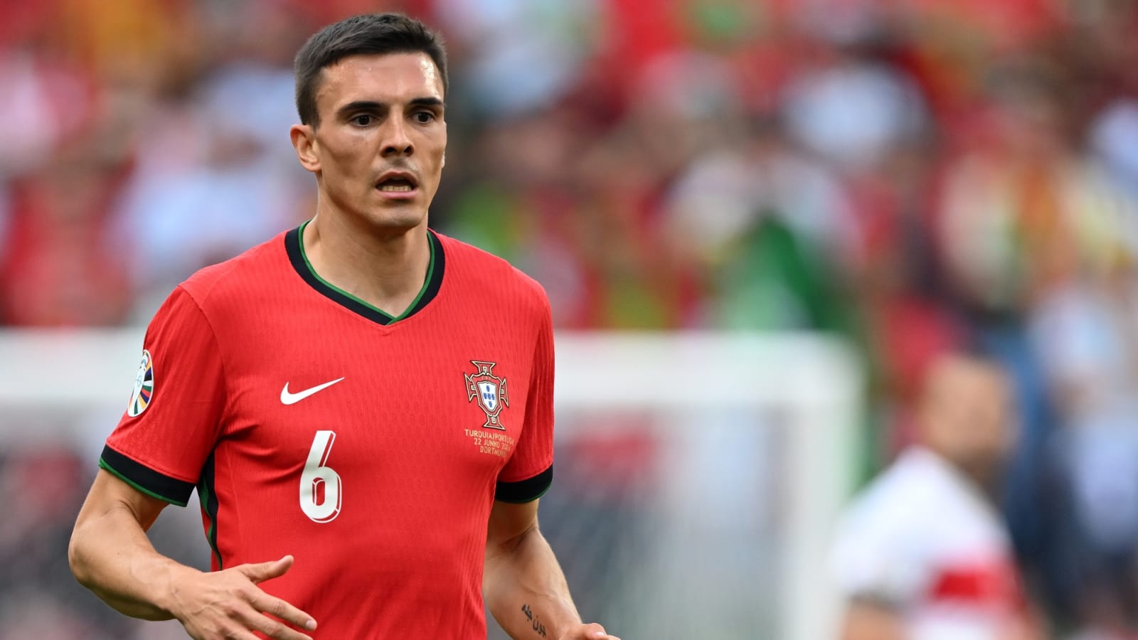 Bayern Munich Close to Completing Signing of 'Midfield Monster'