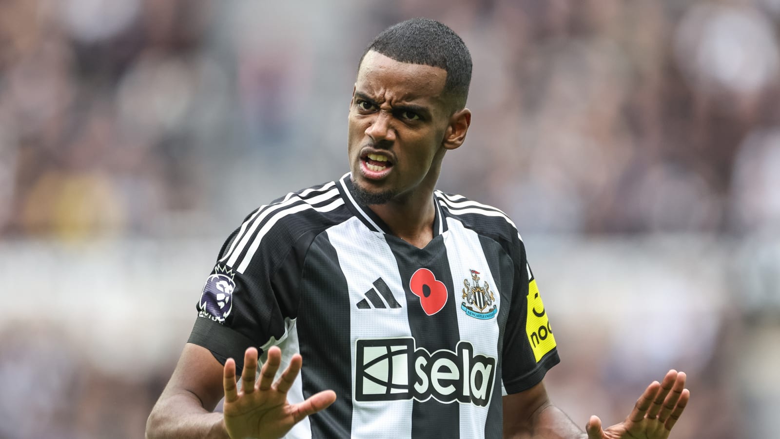 Do Arsenal fans wish Arteta had bought a top striker like Isak in the summer?