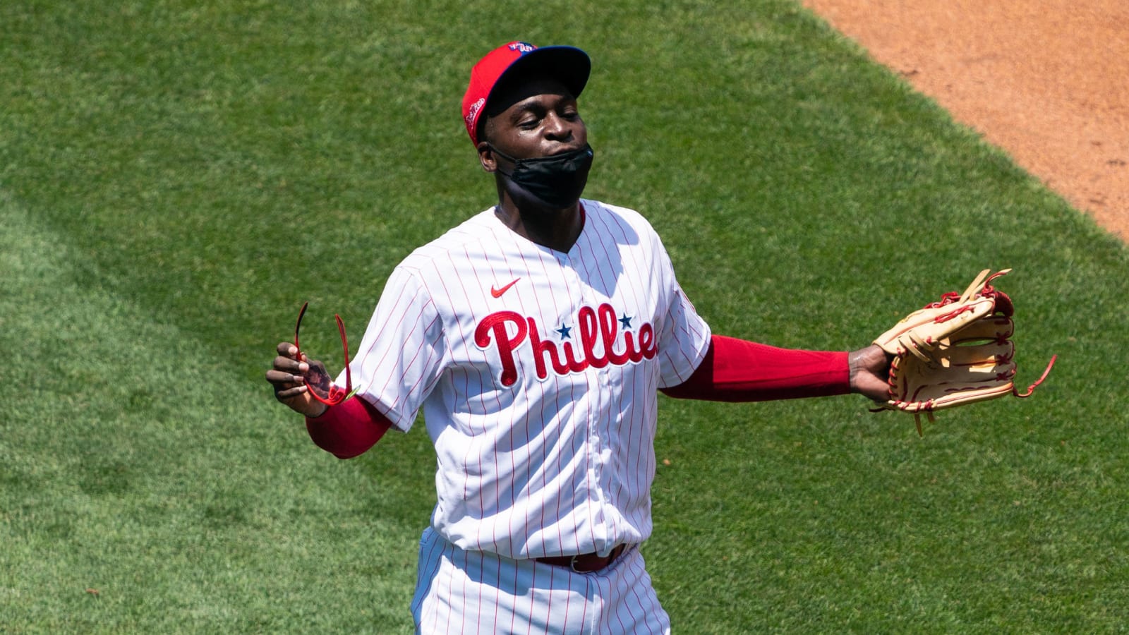 Phillies' Didi Gregorius will wear mask during games