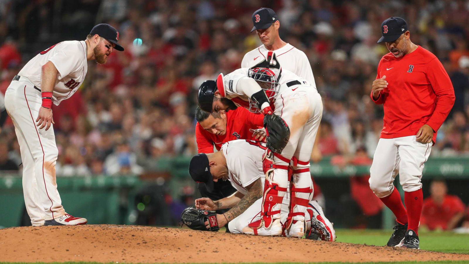 Red Sox pitcher hit by line drive in the face, exits game Yardbarker