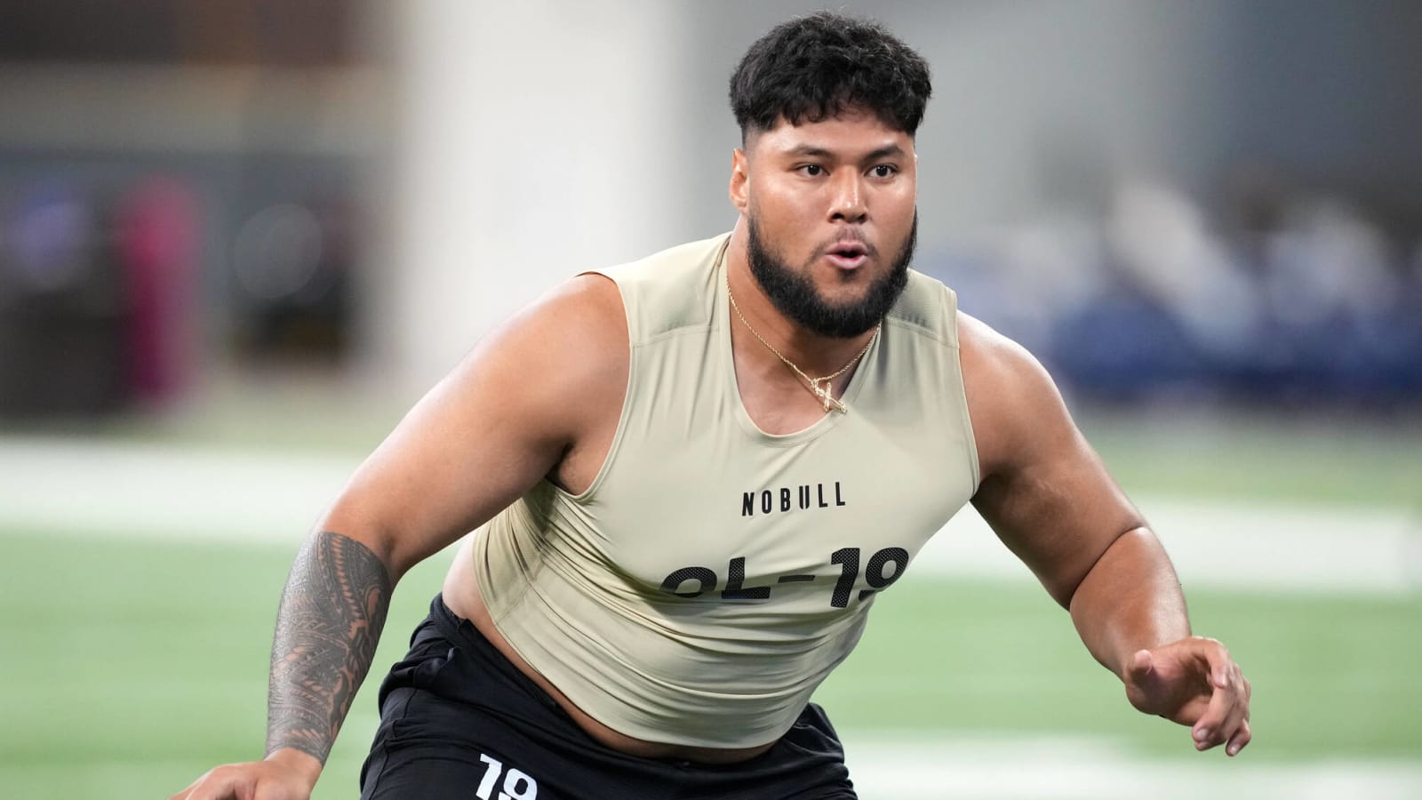 Steelers&#39; Troy Fautanu Works Out At Right Tackle During First Day Of Rookie Minicamp