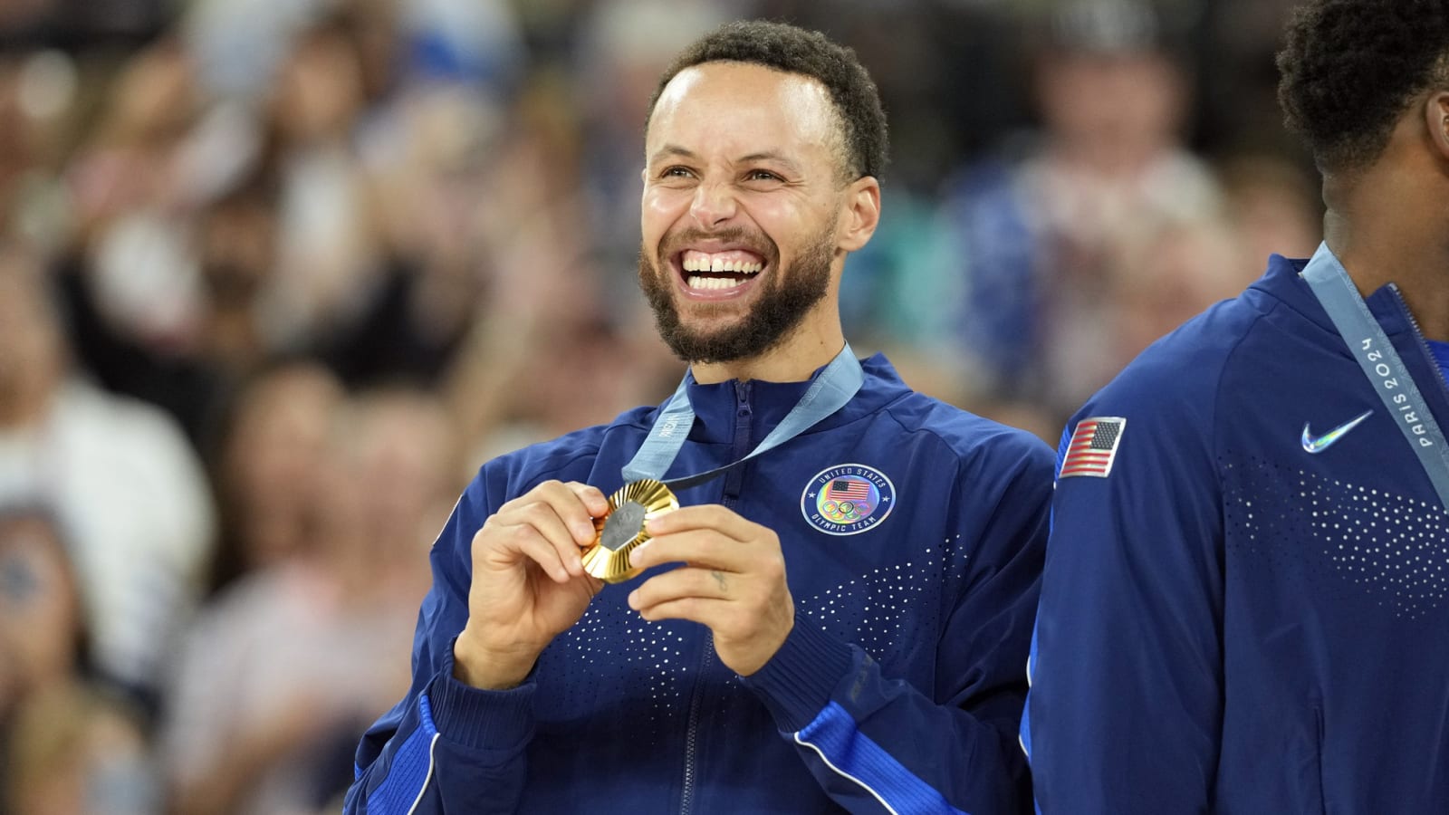 Report: Stephen Curry Tried To Recruit Paul George To Warriors