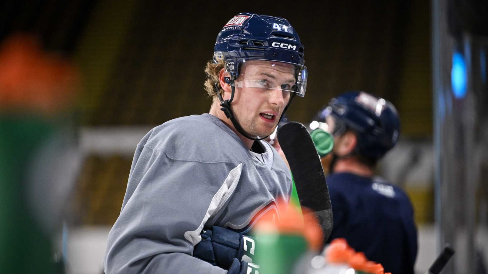 Predators sign Navrin Mutter to one-year extension