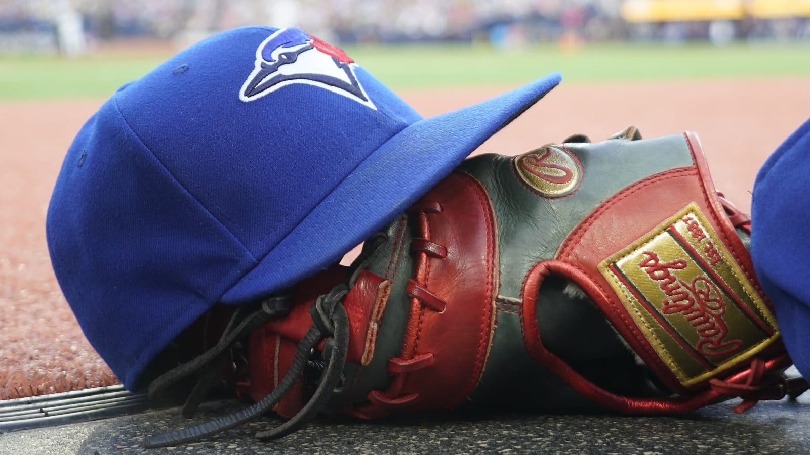 Toronto Blue Jays have signed another infielder