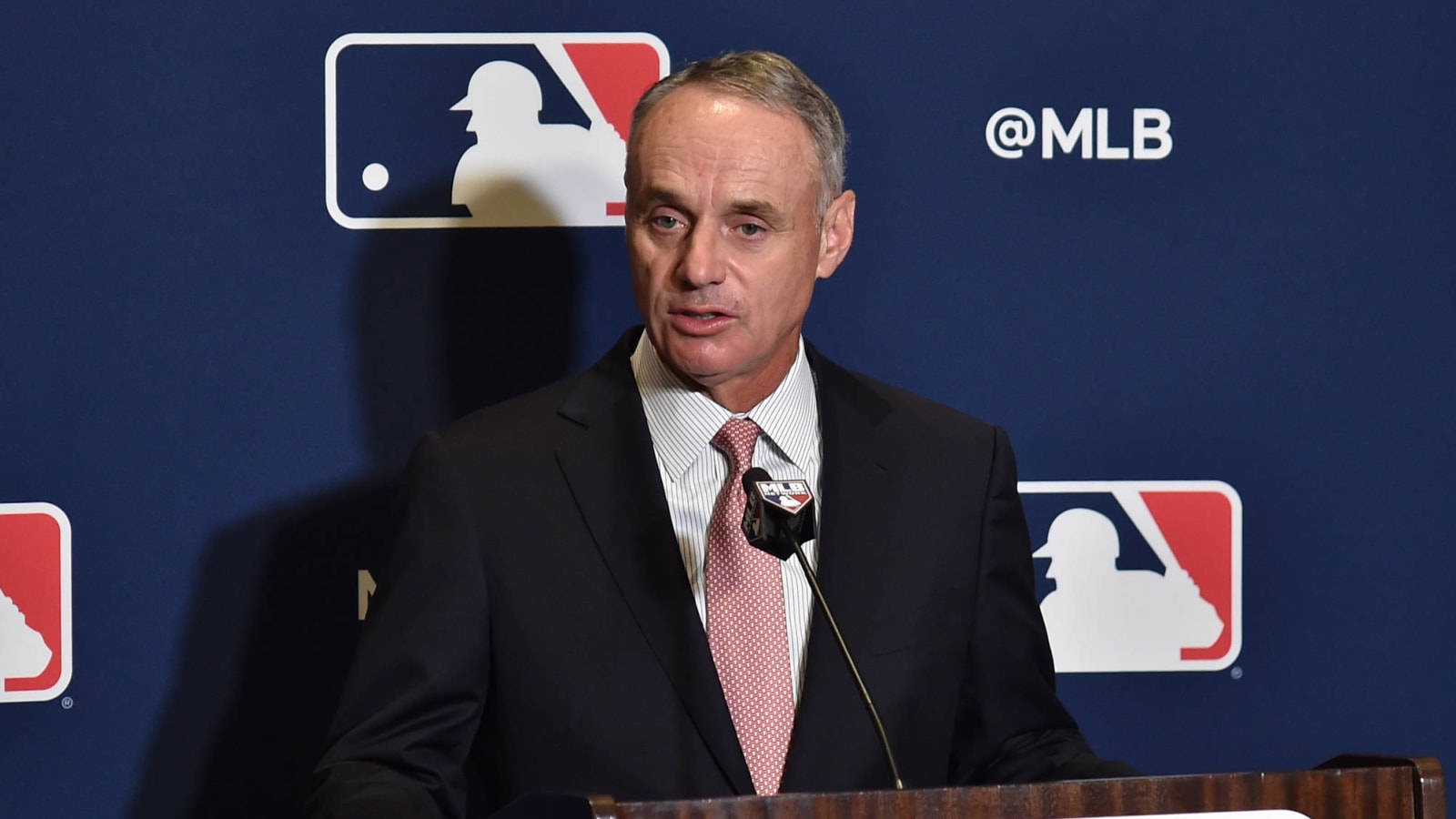 Report: MLB discussing bubble sites for playoffs, World Series 