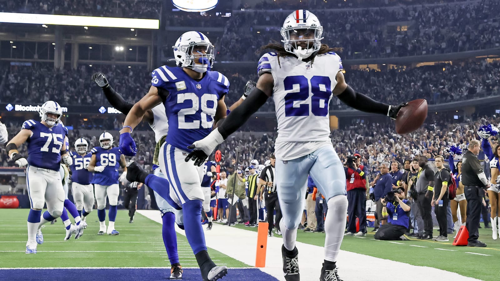 Cowboys S Malik Hooker recovers fumble for TD against former team