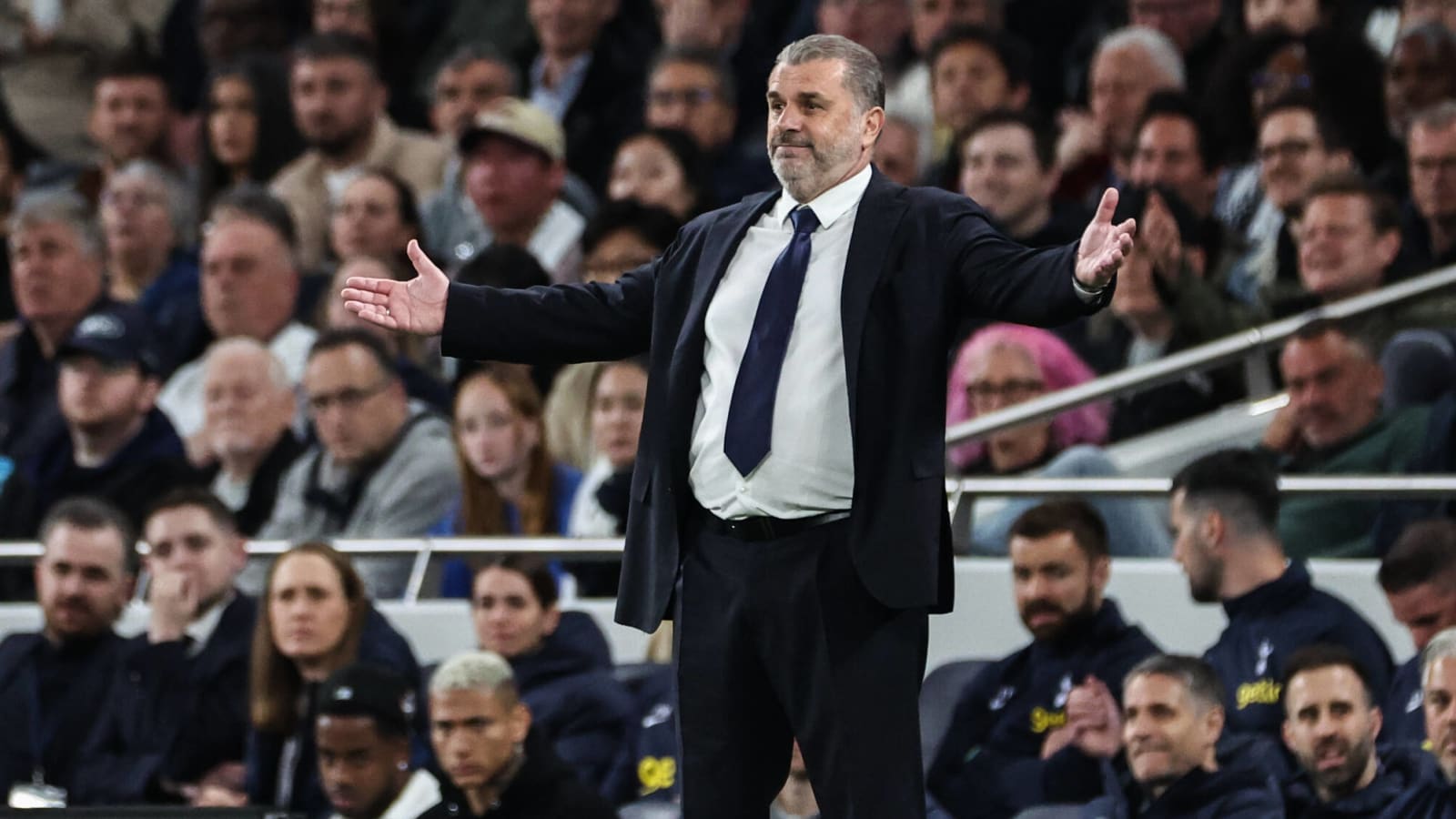 Postecoglou furious as Tottenham show their hatred of Arsenal by doing the Poznan when Man City score
