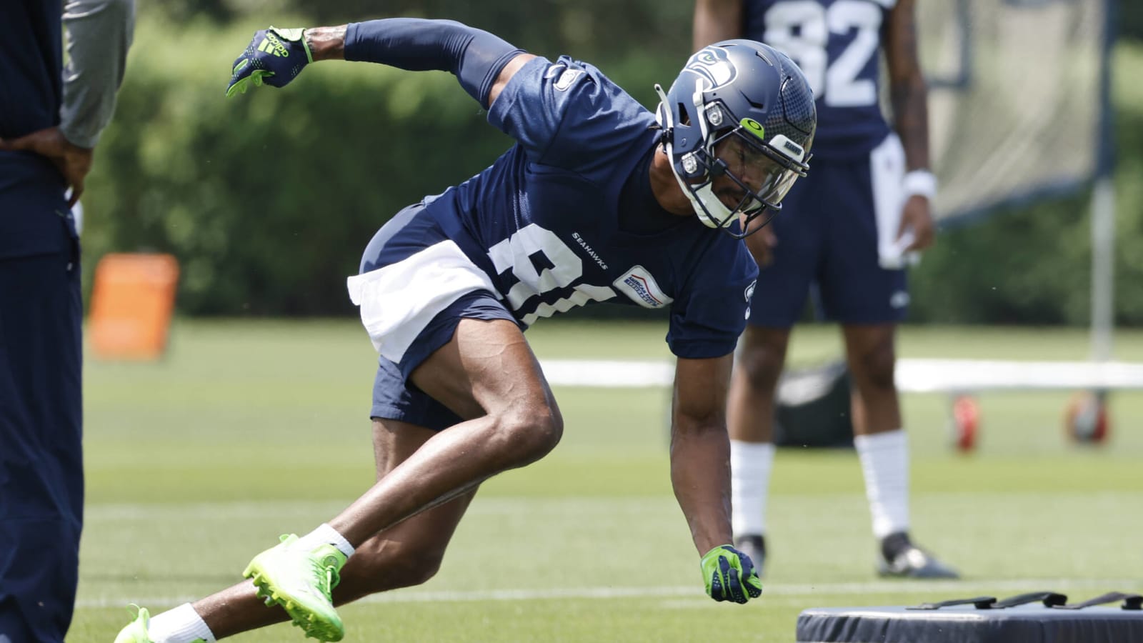 Seahawks' late round draft picks looking to add receiving depth