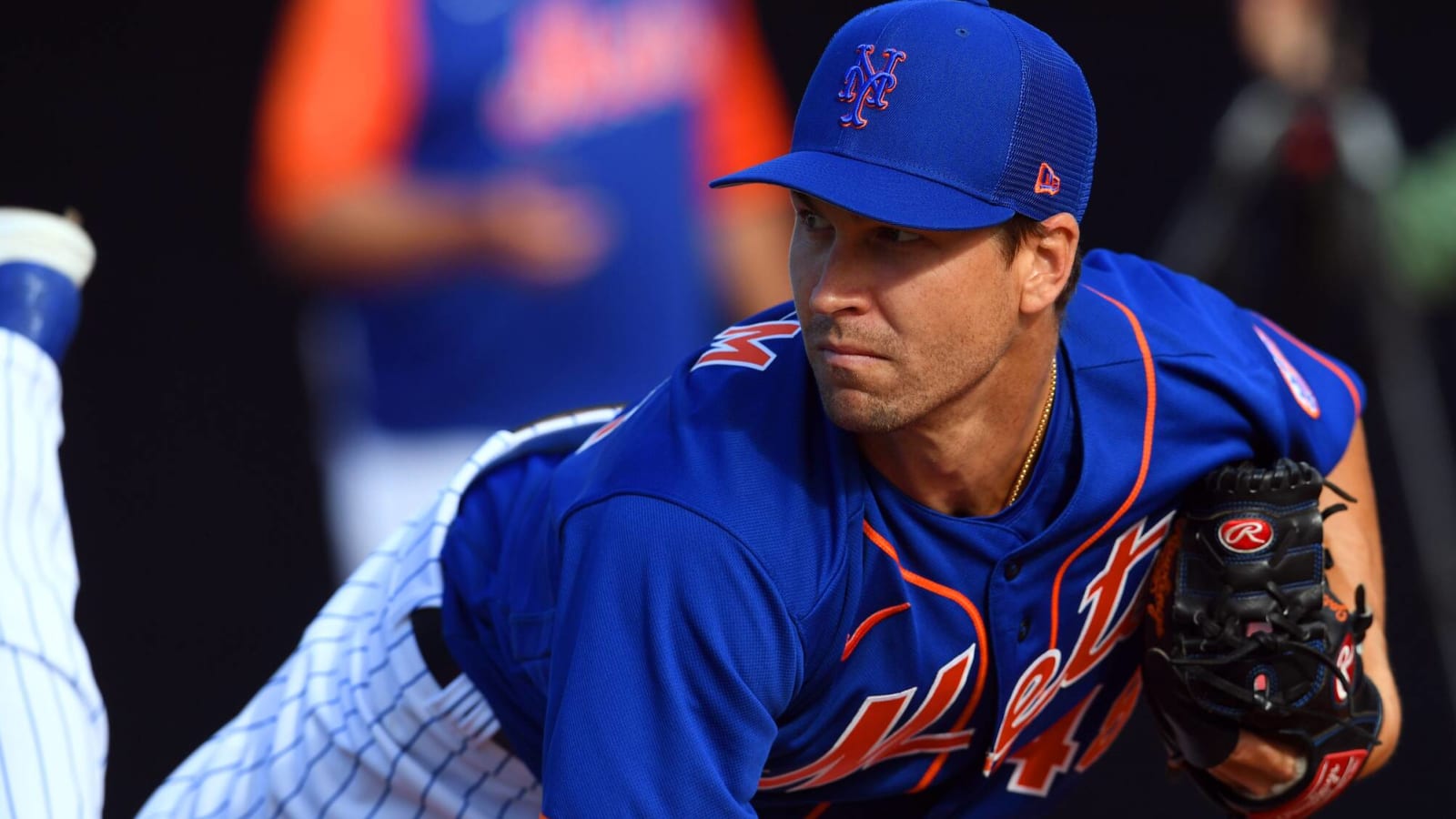 Mets' Jacob deGrom throwing 'out to 60 feet at light intensity'