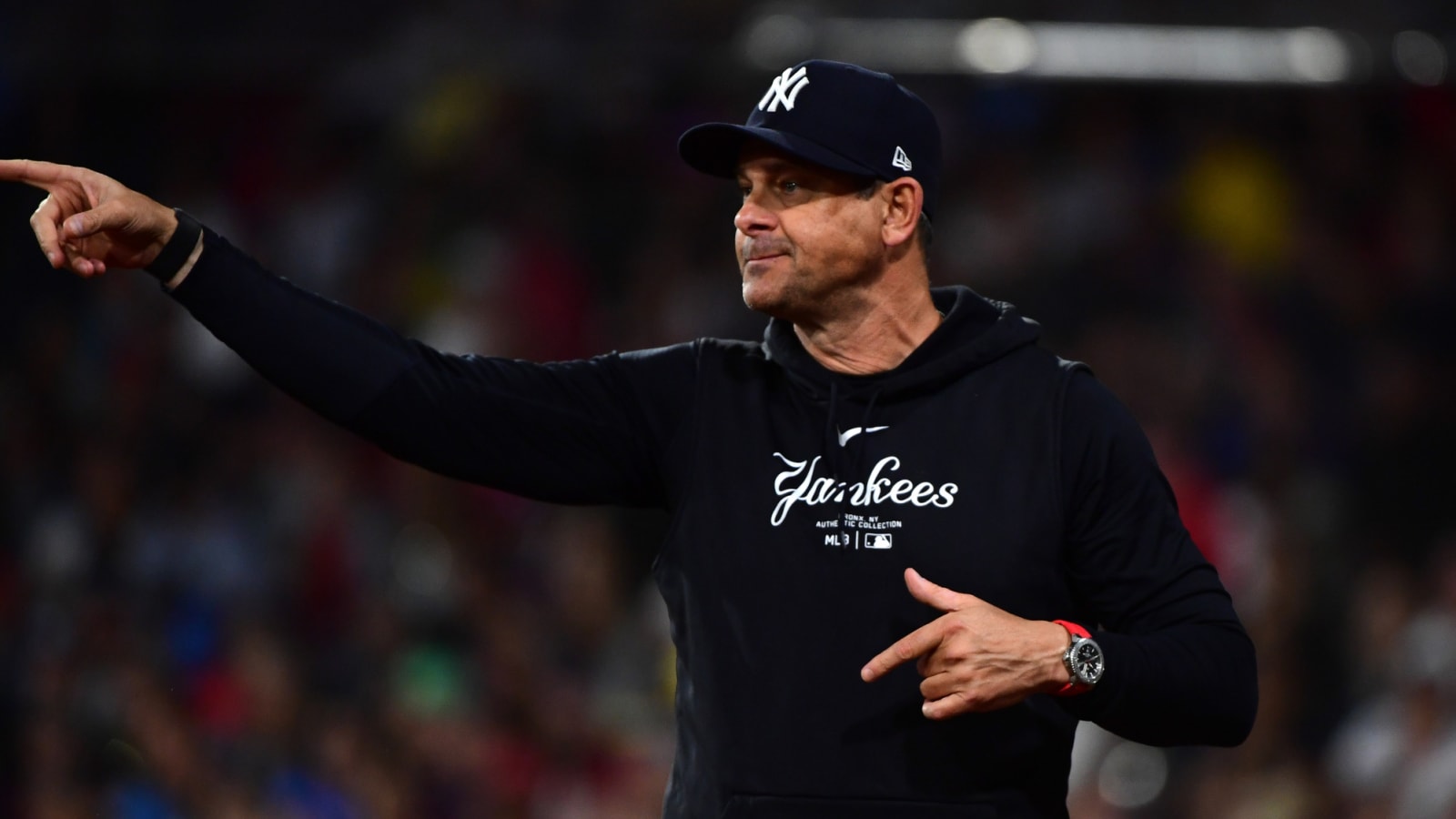 Yankees reliever elects free agency