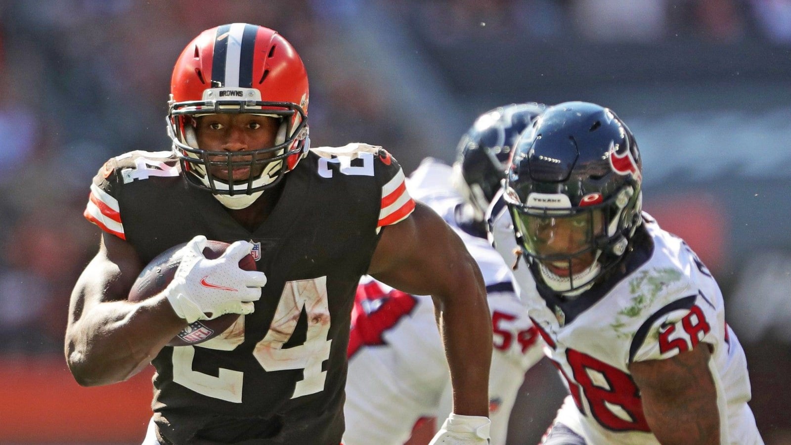 Nick Chubb to miss Cardinals game due to calf injury