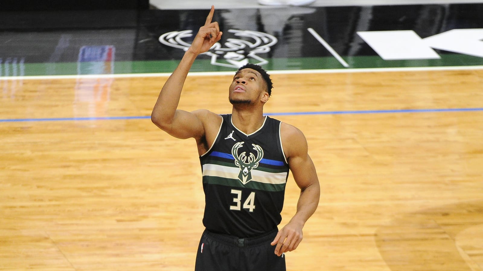 Giannis reviewed 'every single option' before signing supermax