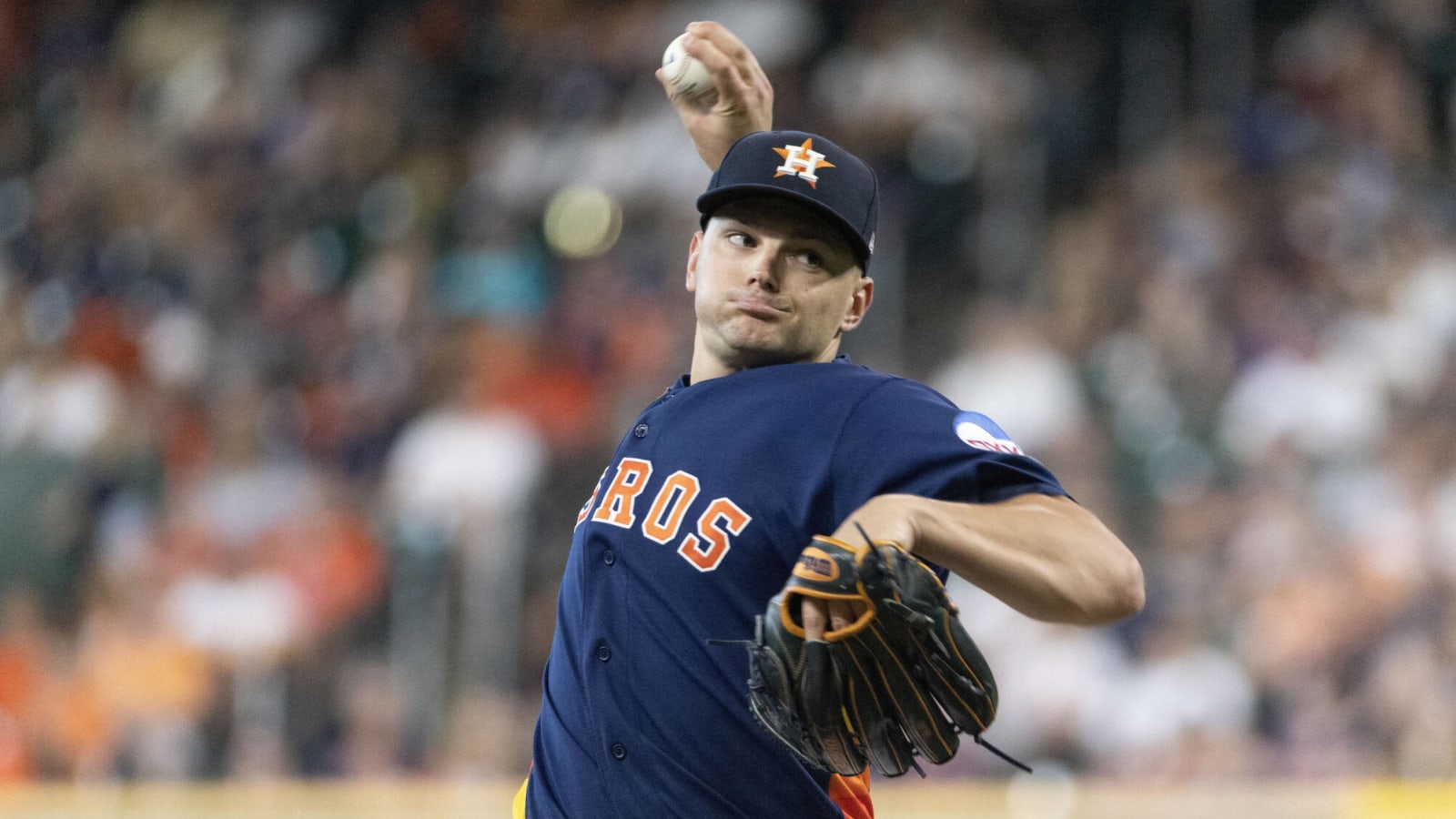 Astros trade righty reliever to Athletics