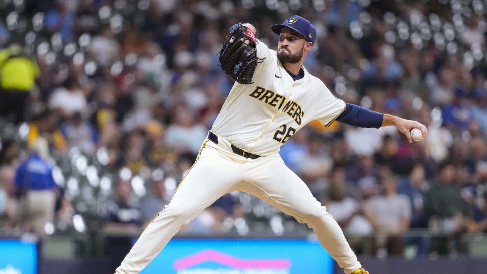 Brewers reliever headed for imaging on oblique strain