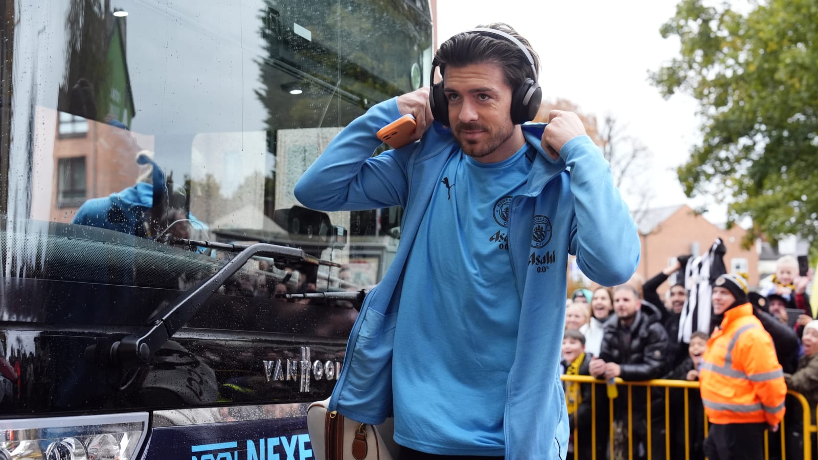 Tottenham make contact with agents of 29-year-old UCL winner regarding a move
