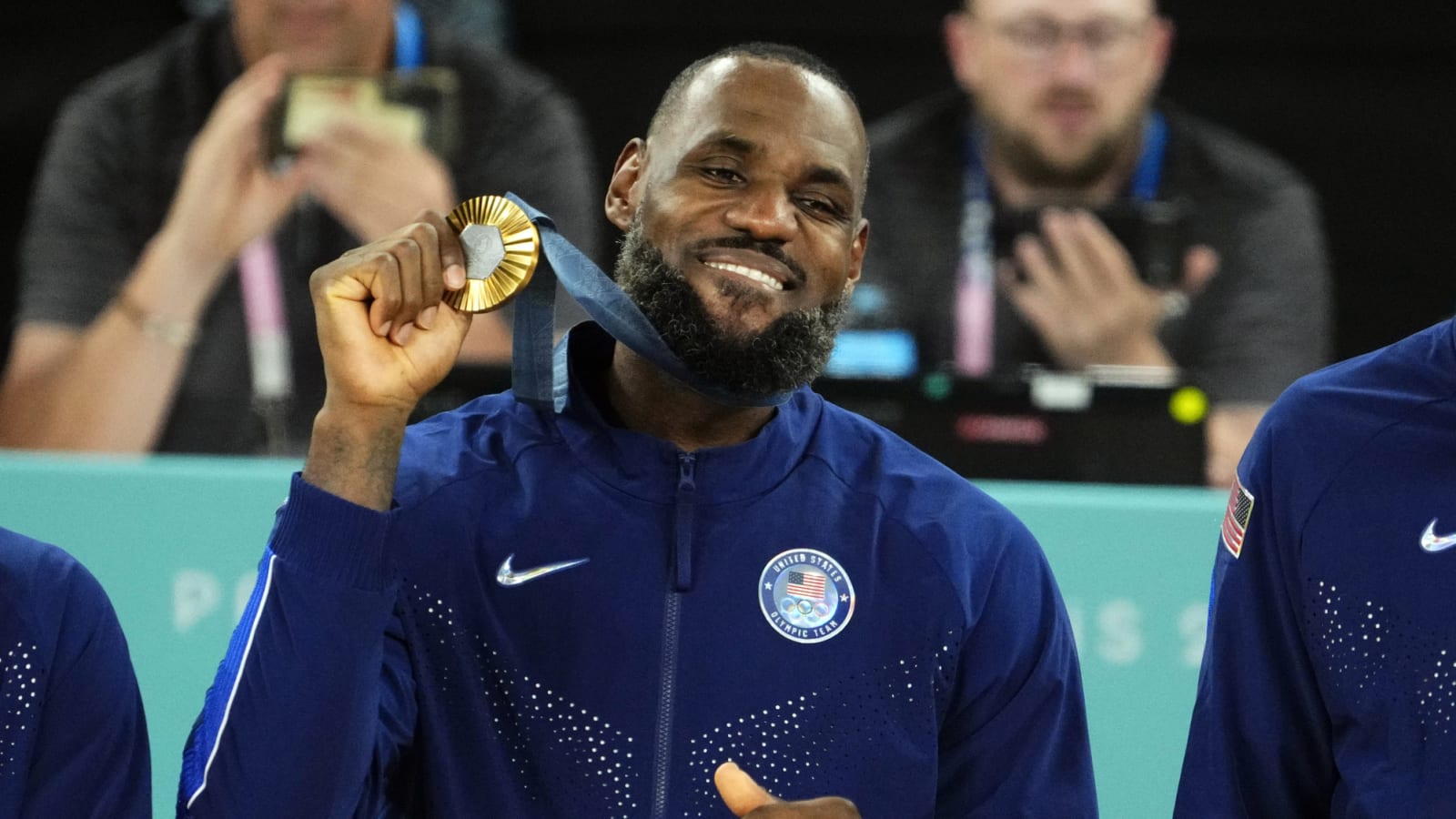 Lobos Agent 1707 LeBron James Laughs And Cries When Draymond Green Is Revealed As New Partner