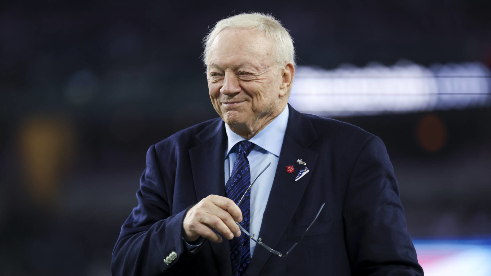 Report: Jerry Jones gave Supreme Court justice lavish gifts