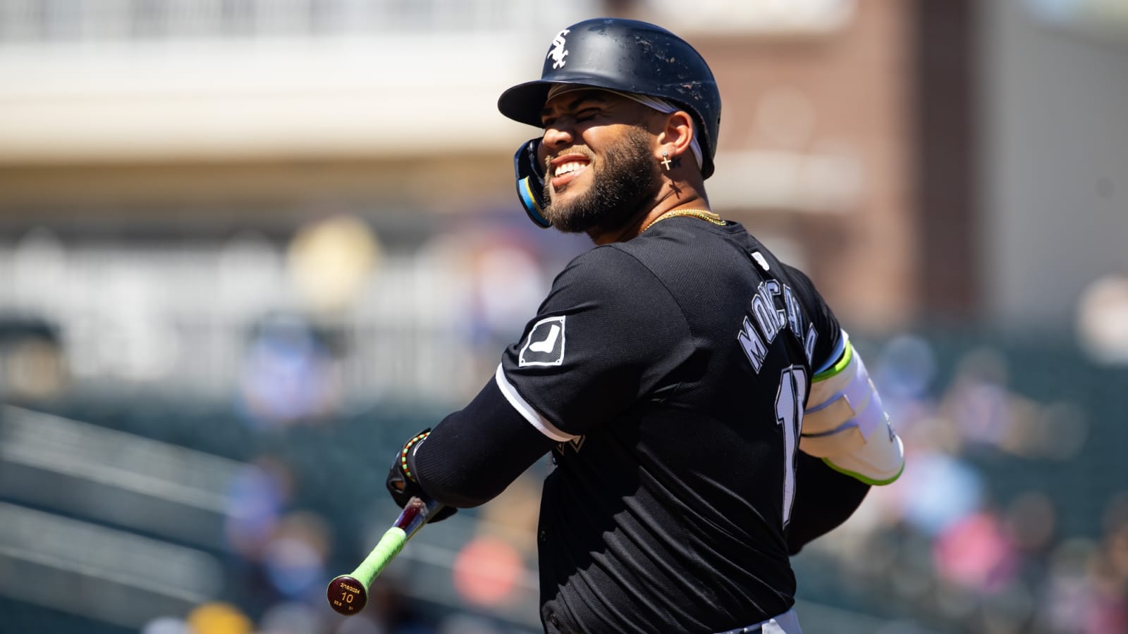 Blue Jays reportedly among teams interested in Yoan Moncada