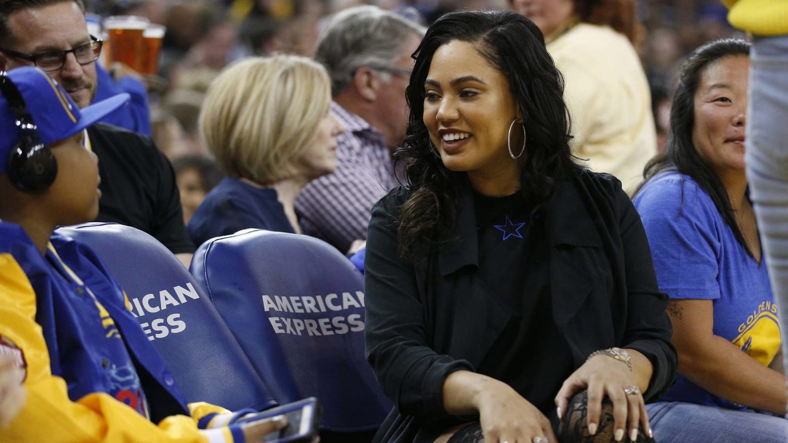 Ayesha Curry changes hair after drawing attention for blond look