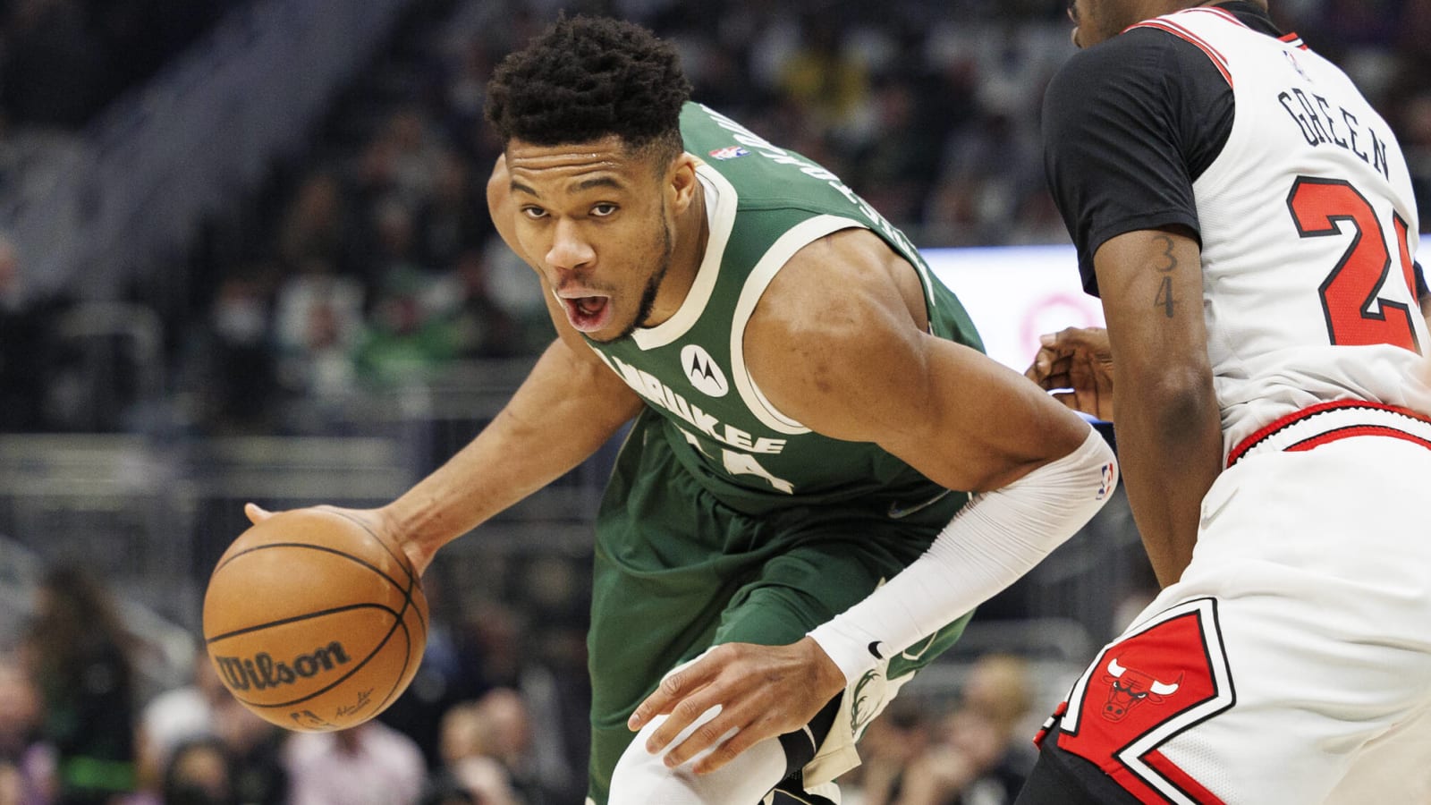 Giannis, Bucks dominate Bulls in Game 5 to win series 4-1