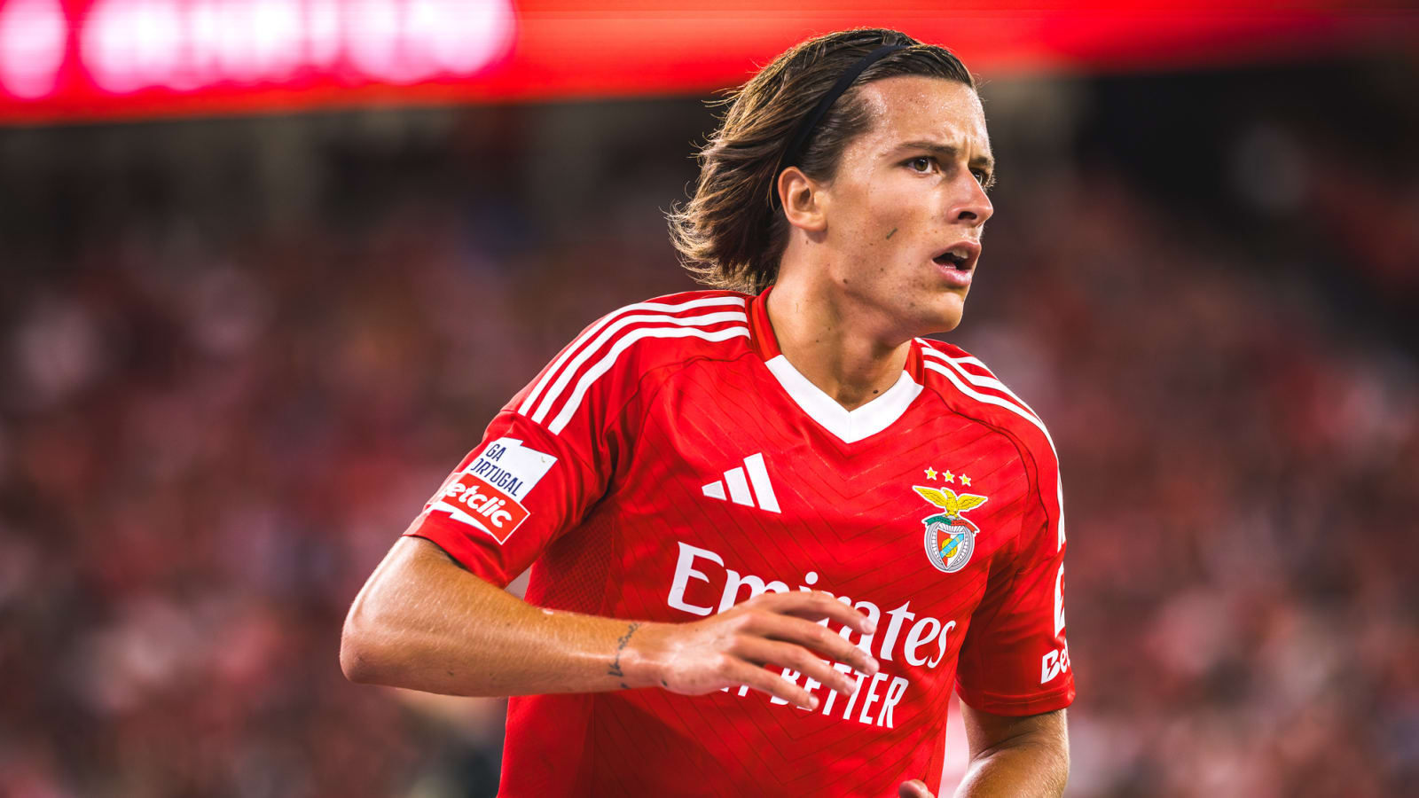 Manchester United considering buyback clause for left-back, despite being overlooked by Erik ten Hag