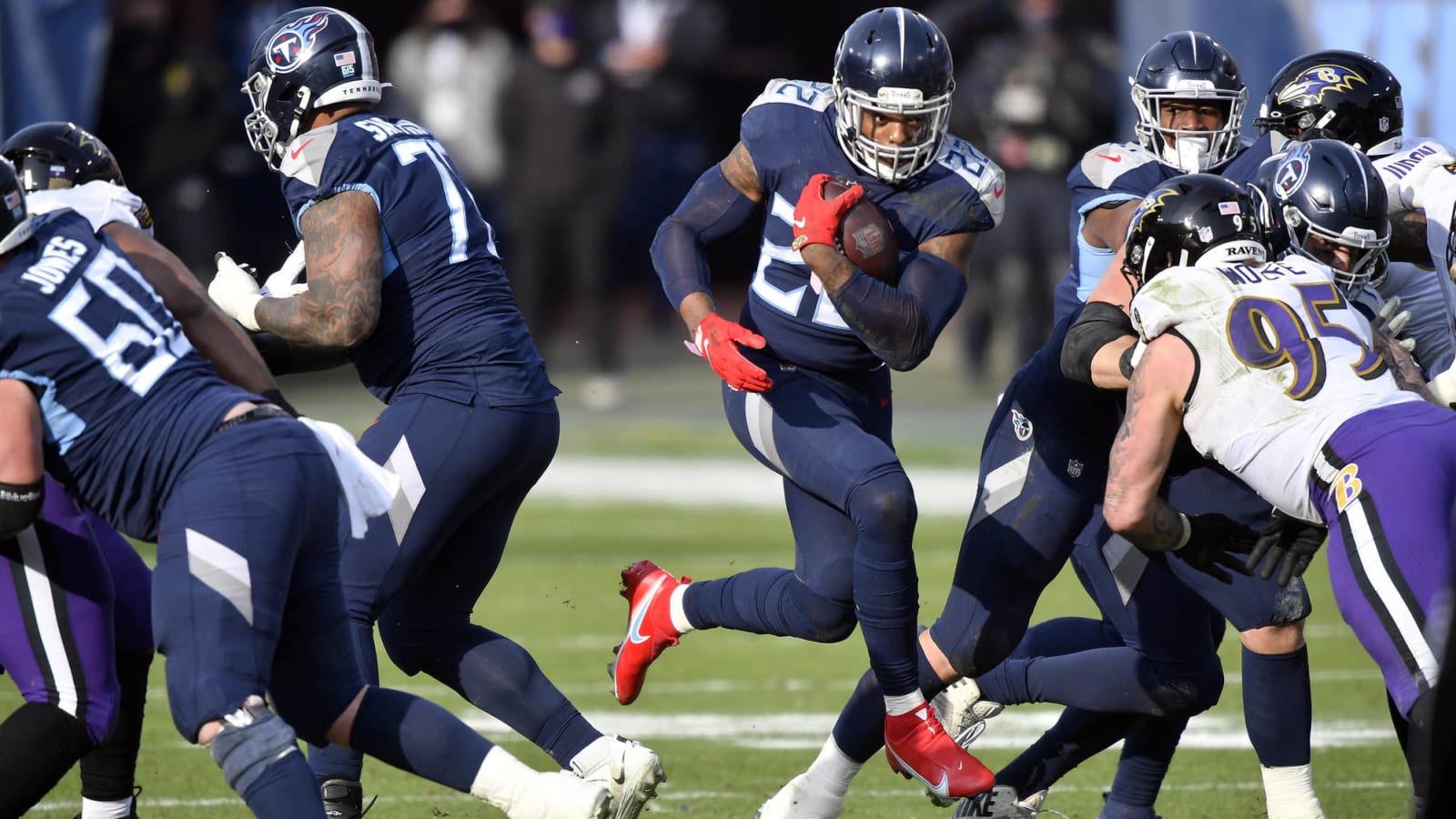 Derrick Henry gave Titans OL cool gift to celebrate 2,000-yard season