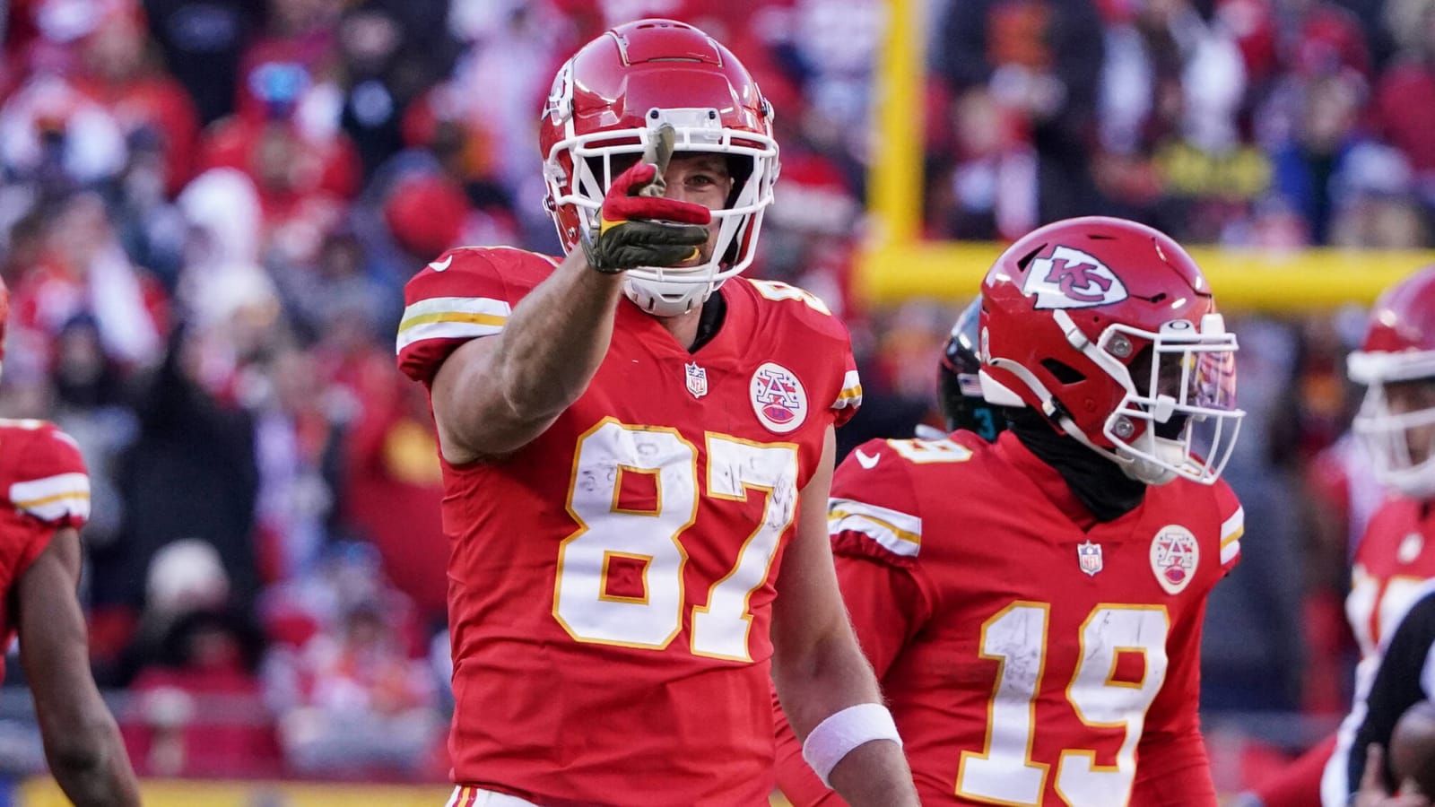 Travis Kelce pulls a Deion Sanders on TD against Chargers