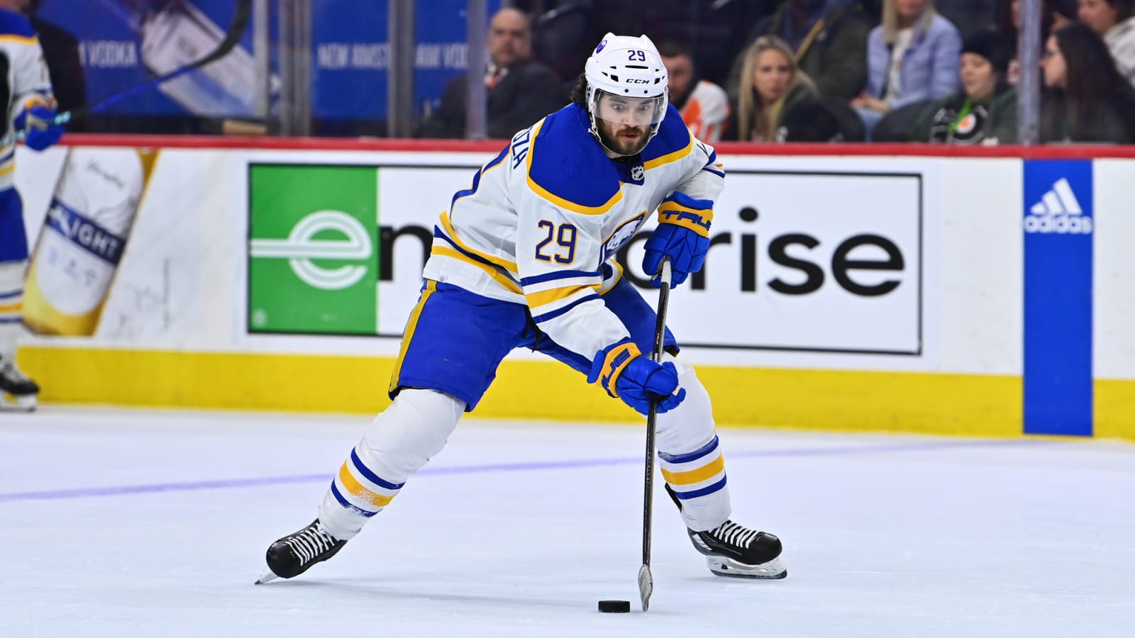 Nashville Predators Recall Vinnie Hinostroza