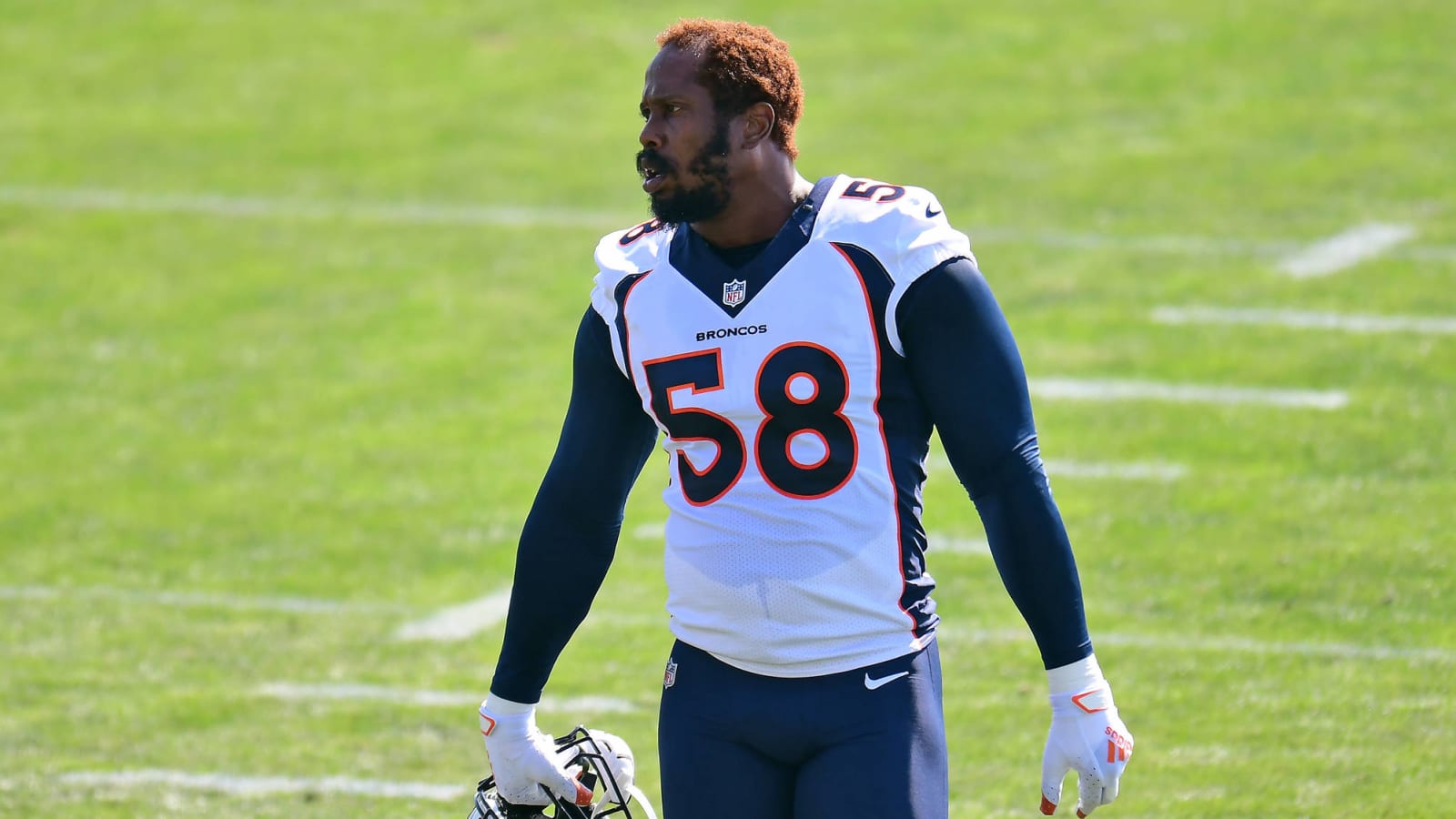 Broncos' Von Miller likely out for season with dislocated tendon