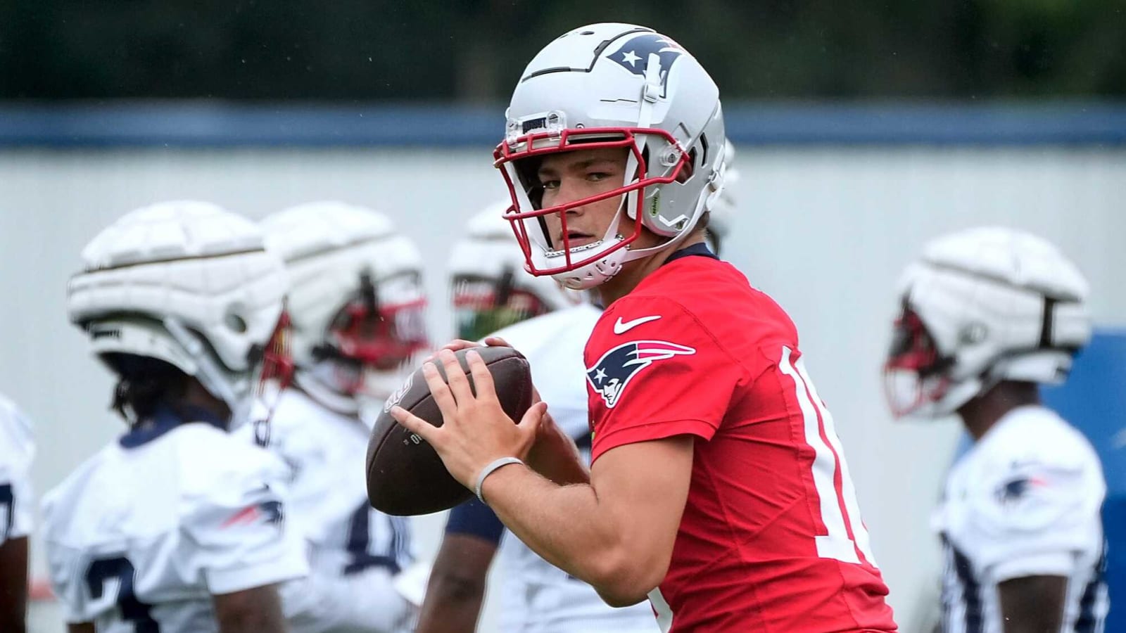 Insider addresses training-camp struggles of Patriots' Drake Maye