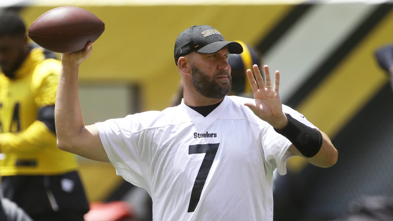 Ben Roethlisberger keeping stricter diet than Tom Brady?