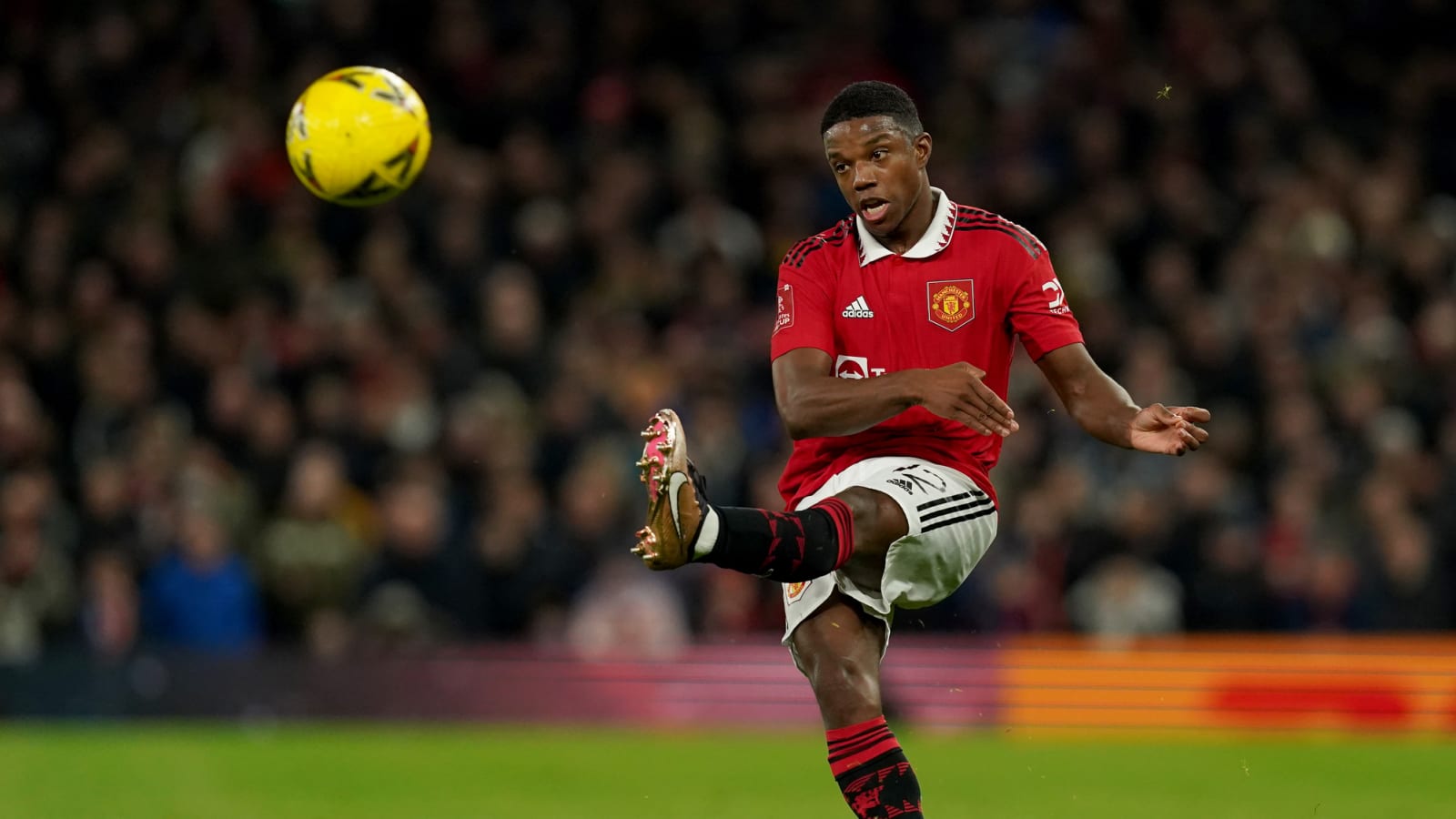 Ten Hag expects Manchester United left-back to return soon after long spell out injured