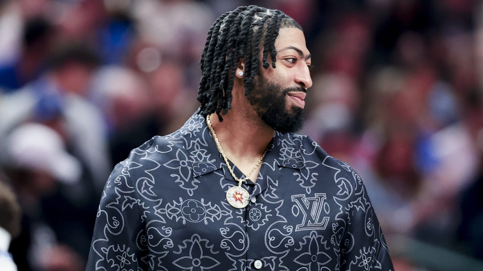 Mavericks issue updates on trio of injured players