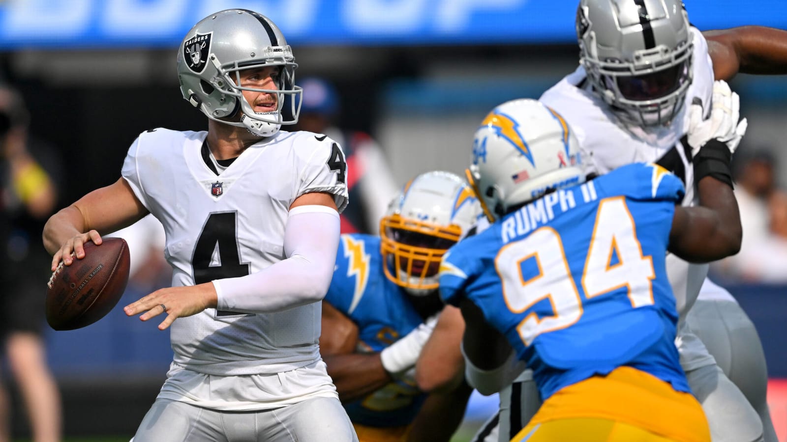 Raiders QB Derek Carr's poor Week 1 play part of a trend