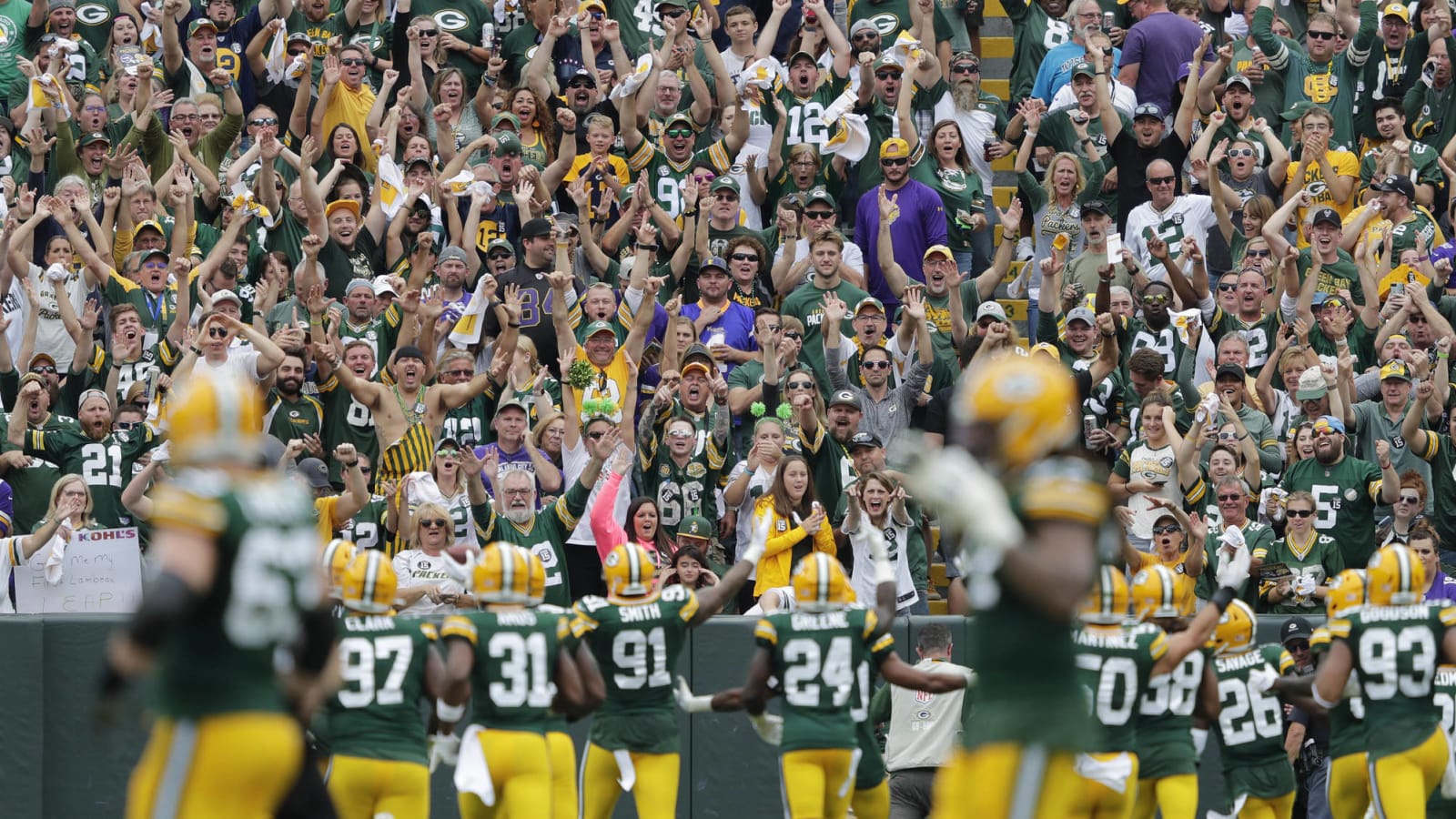 Packers will require fans to wear masks