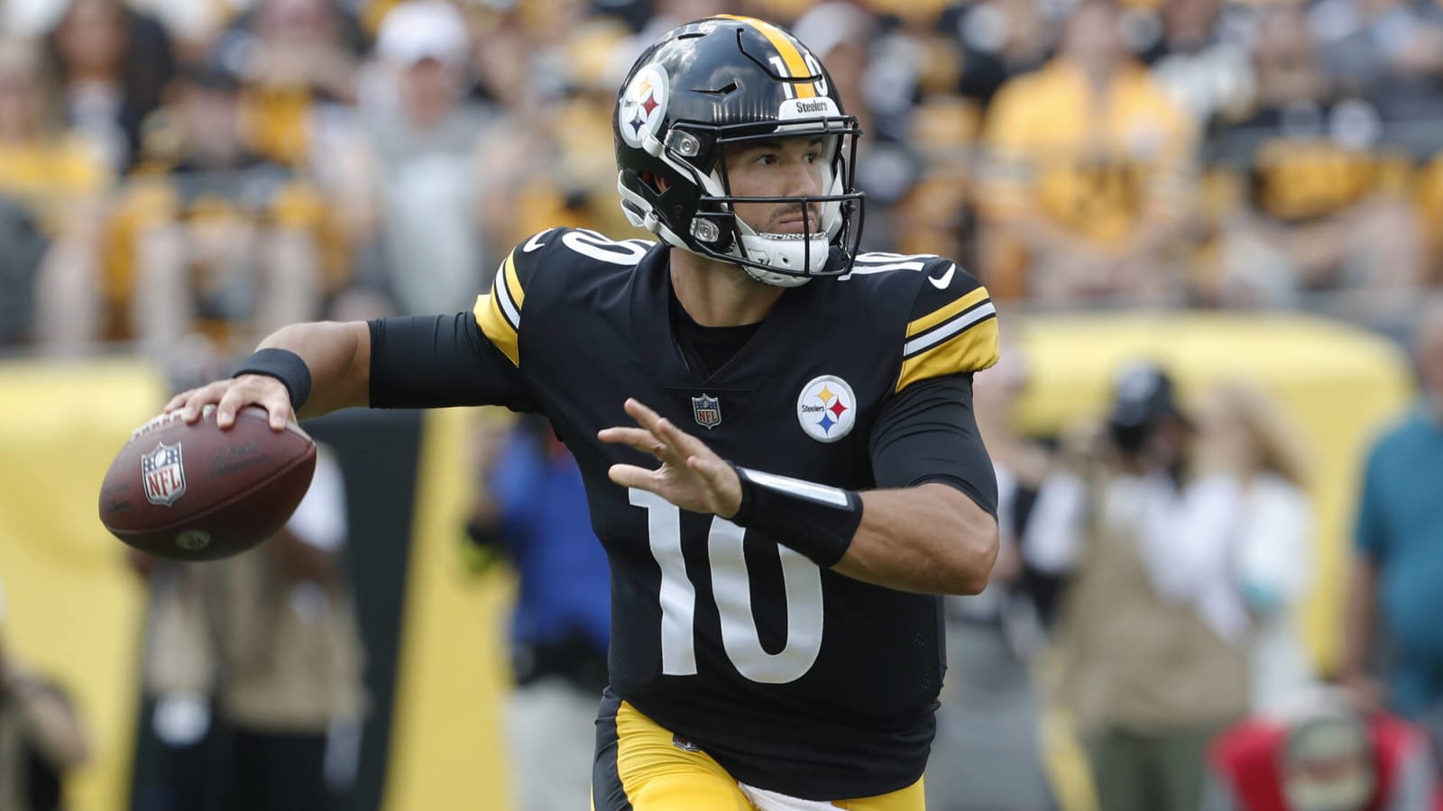 Steelers fans chant 'Kenny' as Trubisky, offense struggle in loss to Patriots