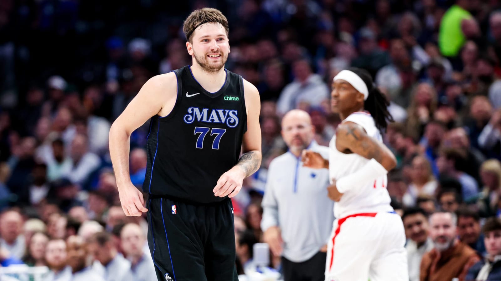 Watch: Mavericks' Luka Doncic nails tough fadeaway