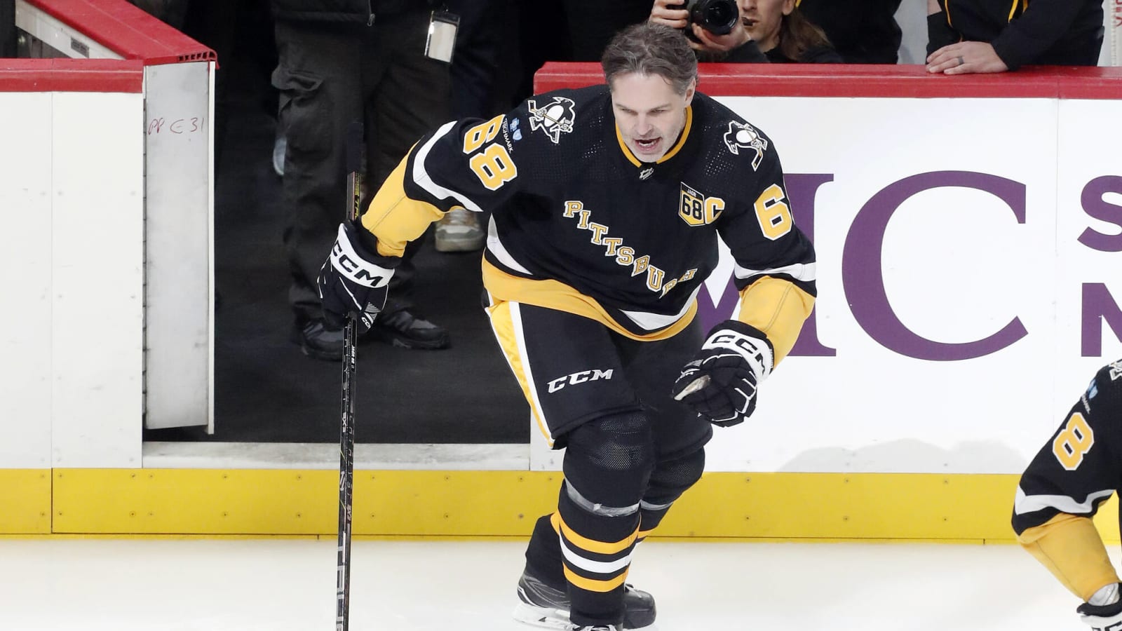 Pittsburgh Penguins officially retire Jaromir Jagr’s No. 68