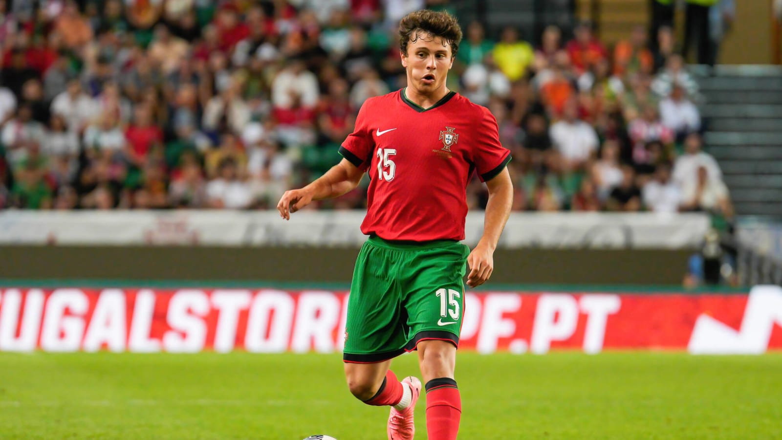 Manchester United still keen on Portugal international after initial €60m bid