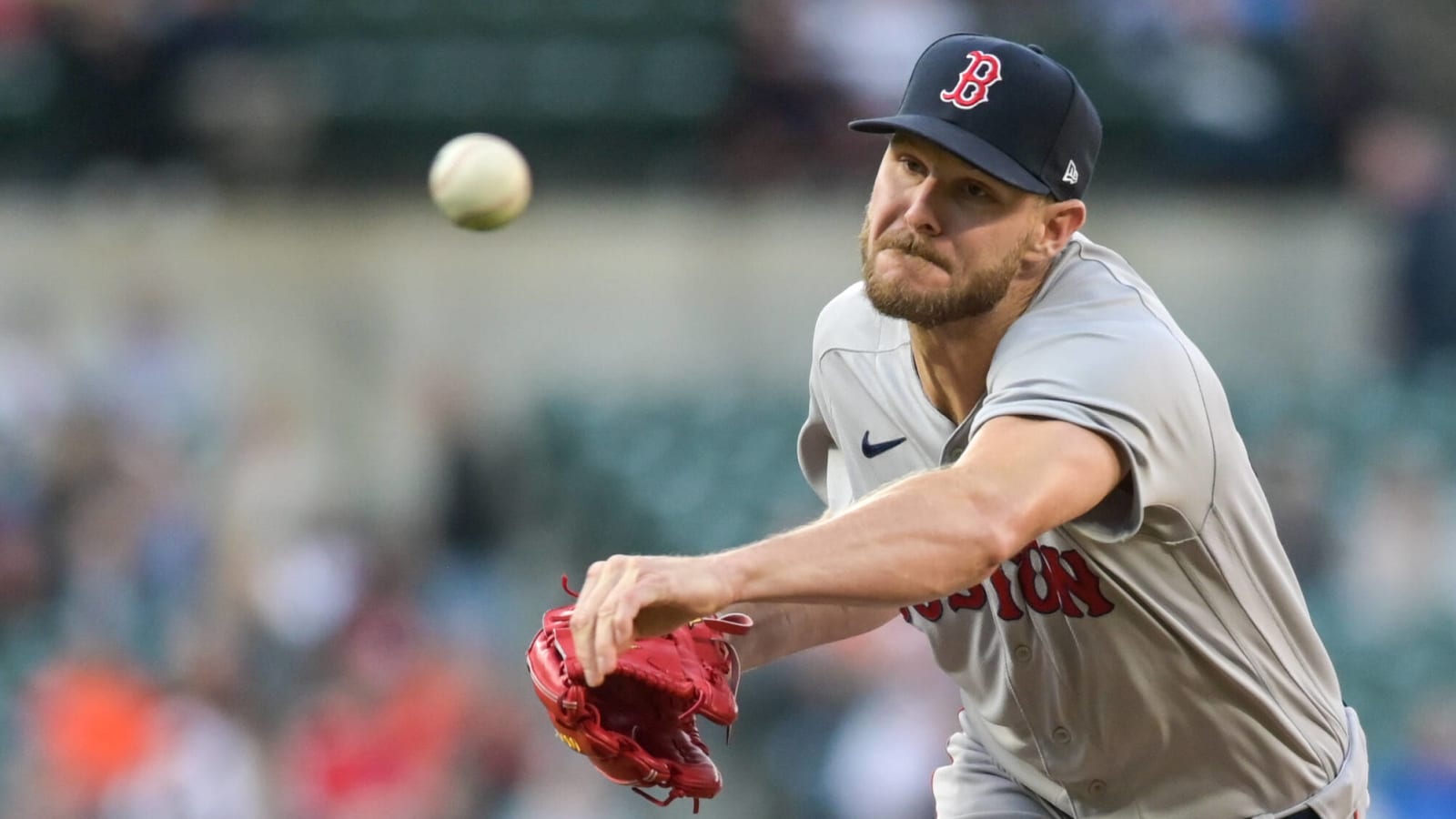 Chris Sale beats up Gatorade cooler in dugout after poor outing