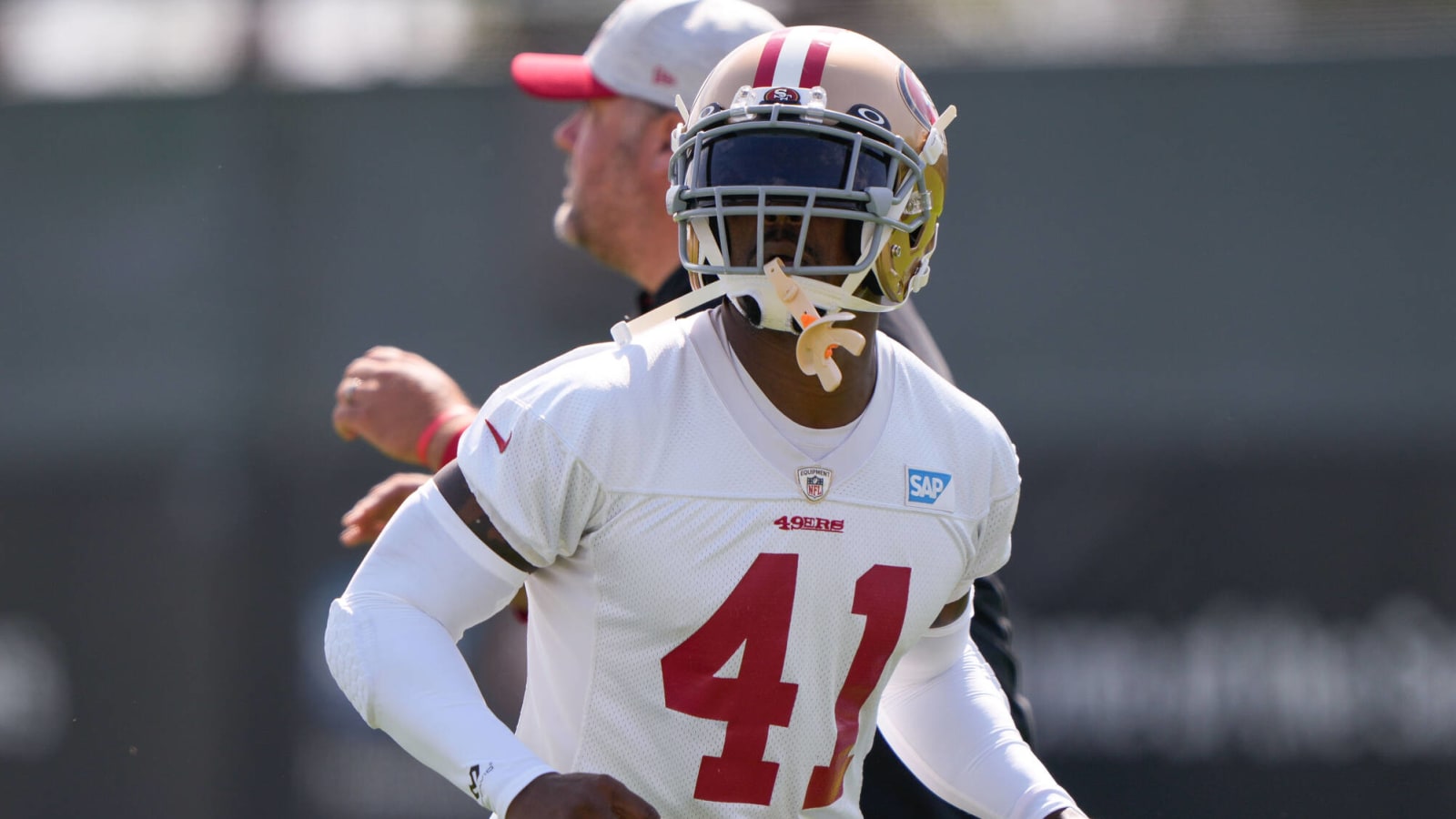 Chargers reach deal with safety attempting NFL comeback