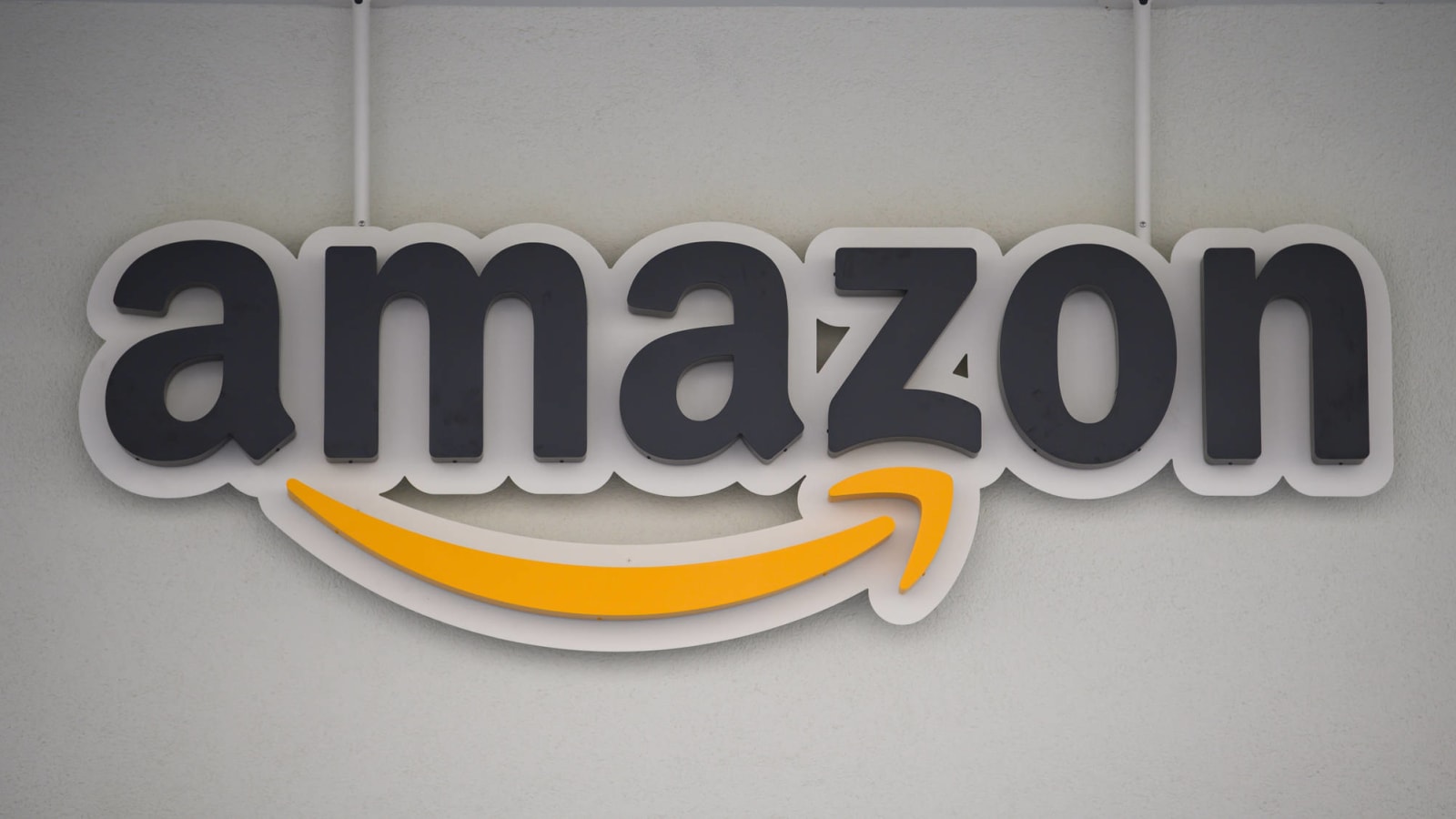 Amazon the 'front-runner' to land NFL 'Sunday Ticket' package?