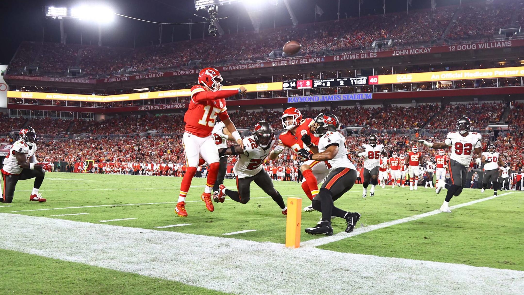 Watch Chiefs' Patrick Mahomes warm up before Super Bowl LV