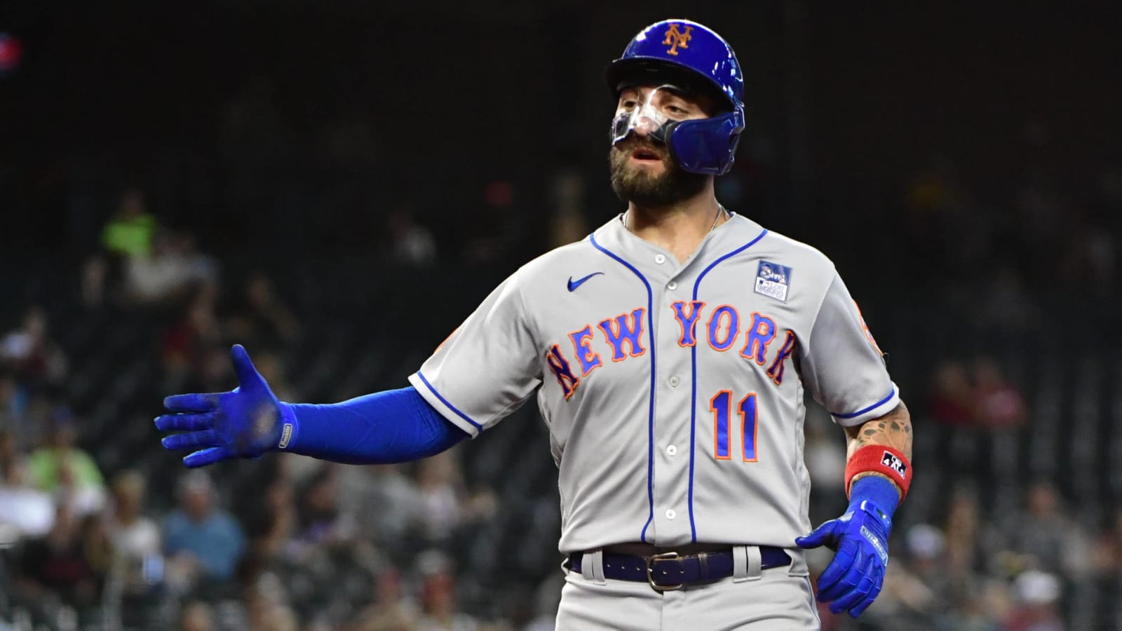 Mets' Kevin Pillar switches from clear mask to black