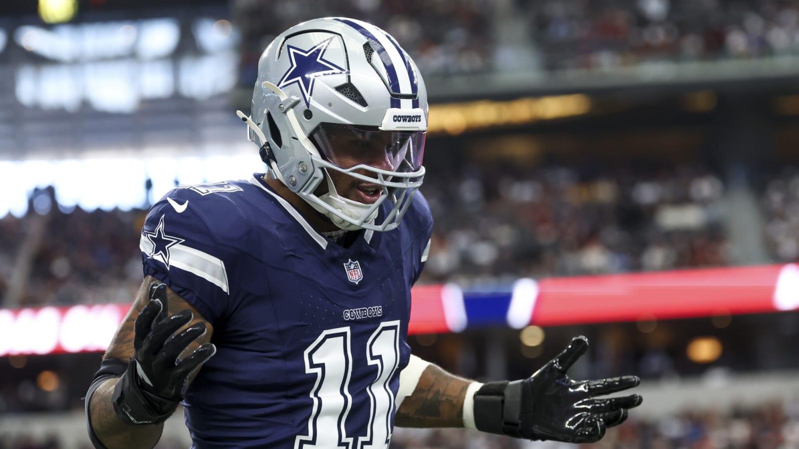 Should Bears try to acquire star pass-rusher Parsons?
