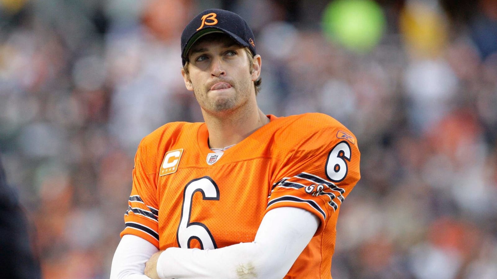 Former Bears QB Jay Cutler ironically runs into bear while hunting